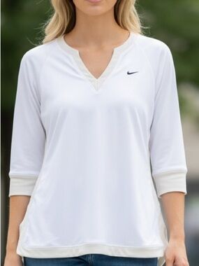 Nike White Women's V-Neck 3/4 Sleeve Pullover Top